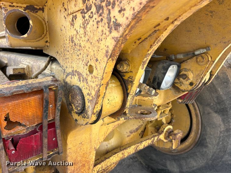 image for item FC5373 1993 Caterpillar D250D articulated haul truck