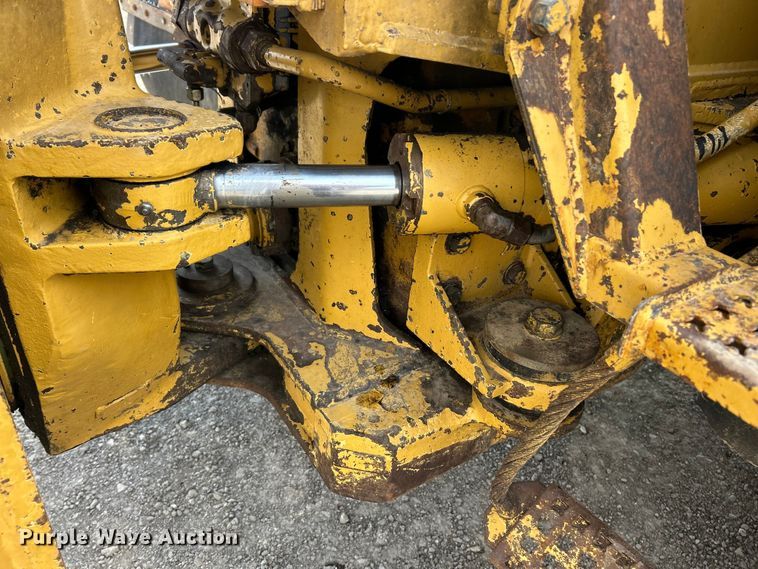 image for item FC5373 1993 Caterpillar D250D articulated haul truck