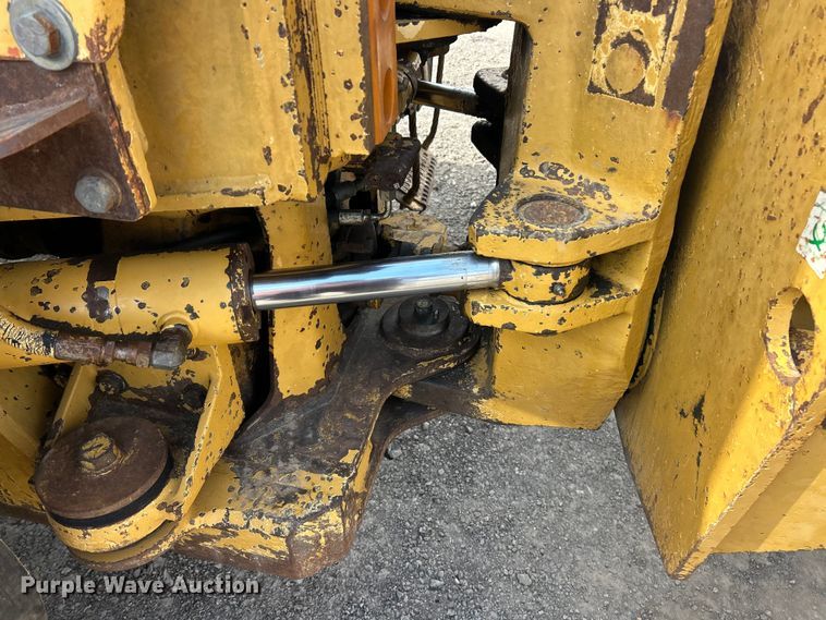 image for item FC5373 1993 Caterpillar D250D articulated haul truck