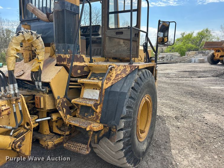 image for item FC5373 1993 Caterpillar D250D articulated haul truck