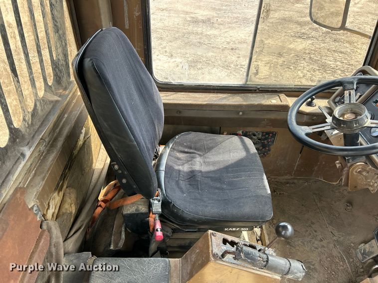 image for item FC5373 1993 Caterpillar D250D articulated haul truck