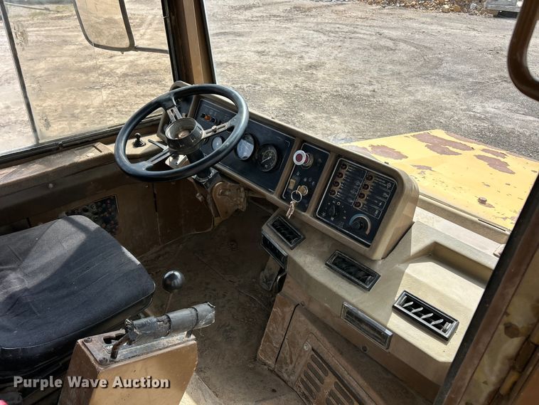 image for item FC5373 1993 Caterpillar D250D articulated haul truck