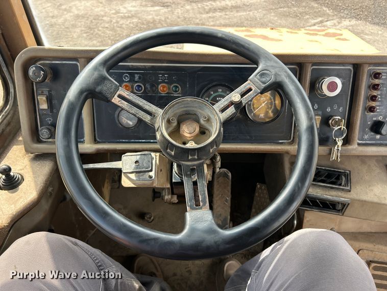 image for item FC5373 1993 Caterpillar D250D articulated haul truck