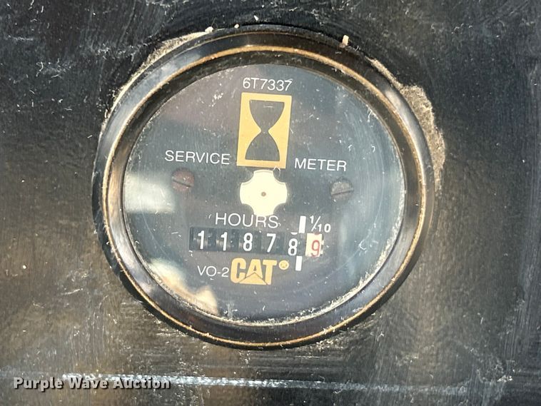 image for item FC5373 1993 Caterpillar D250D articulated haul truck