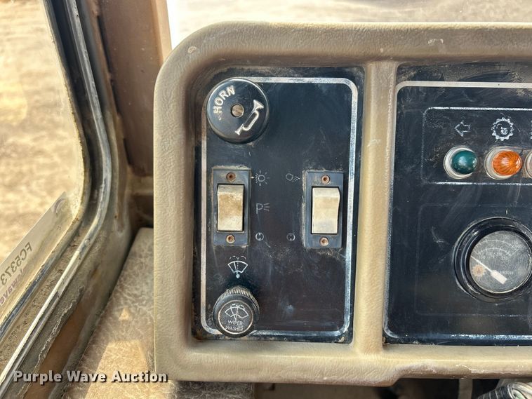 image for item FC5373 1993 Caterpillar D250D articulated haul truck