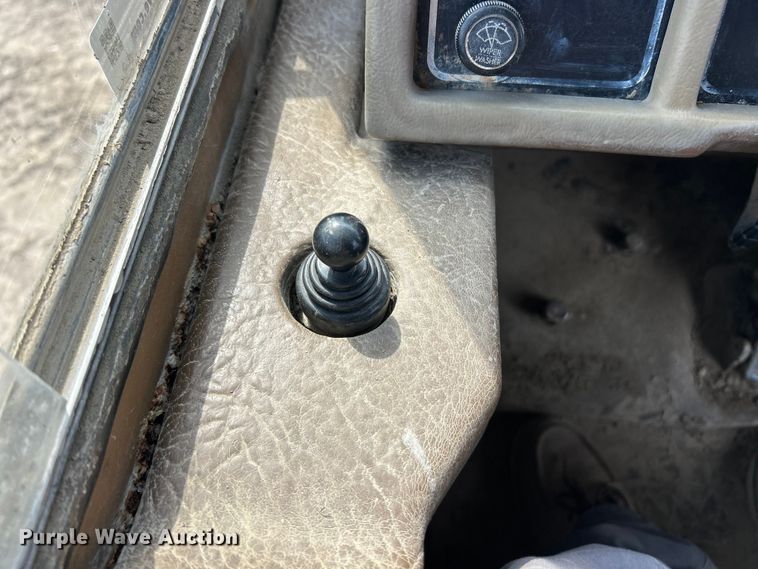 image for item FC5373 1993 Caterpillar D250D articulated haul truck