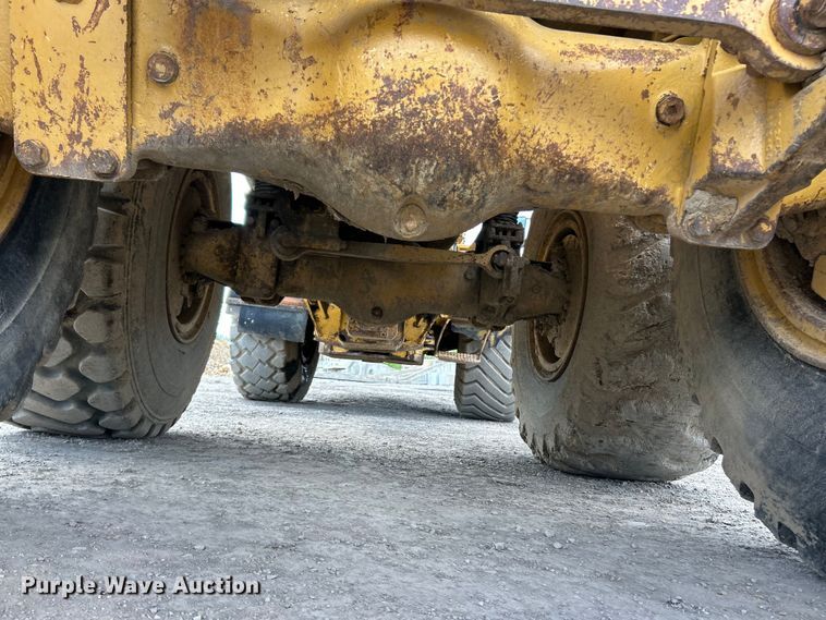 image for item FC5373 1993 Caterpillar D250D articulated haul truck