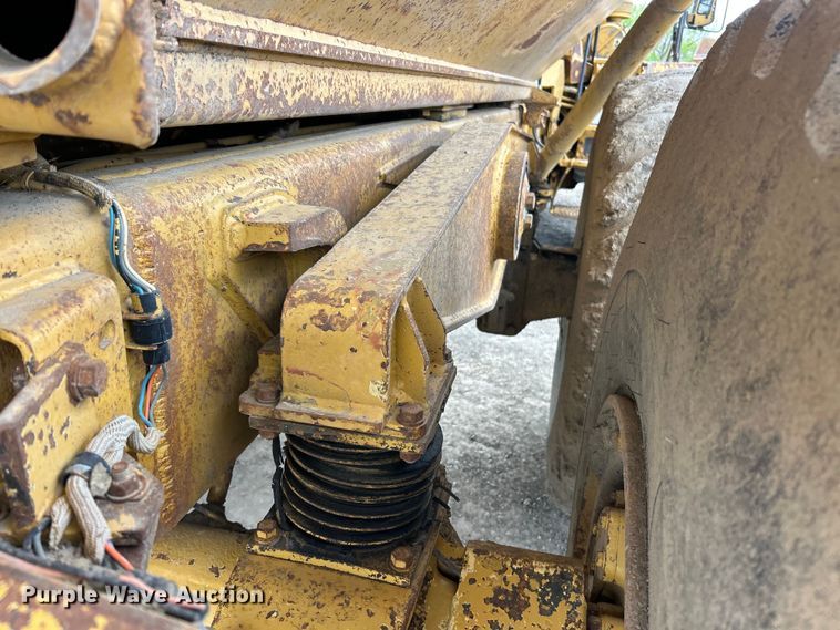 image for item FC5373 1993 Caterpillar D250D articulated haul truck