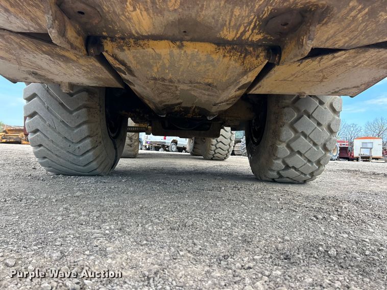 image for item FC5373 1993 Caterpillar D250D articulated haul truck