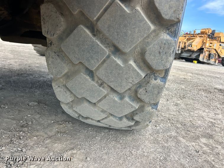 image for item FC5373 1993 Caterpillar D250D articulated haul truck