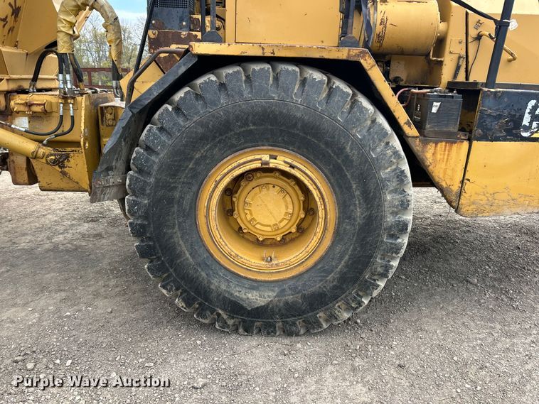 image for item FC5373 1993 Caterpillar D250D articulated haul truck
