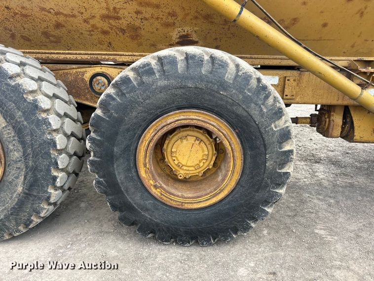 image for item FC5373 1993 Caterpillar D250D articulated haul truck