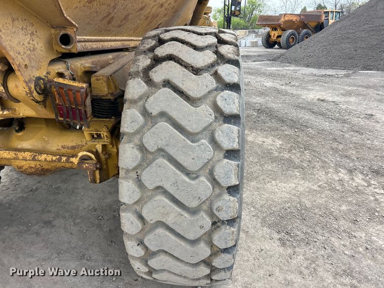 image for item FC5373 1993 Caterpillar D250D articulated haul truck