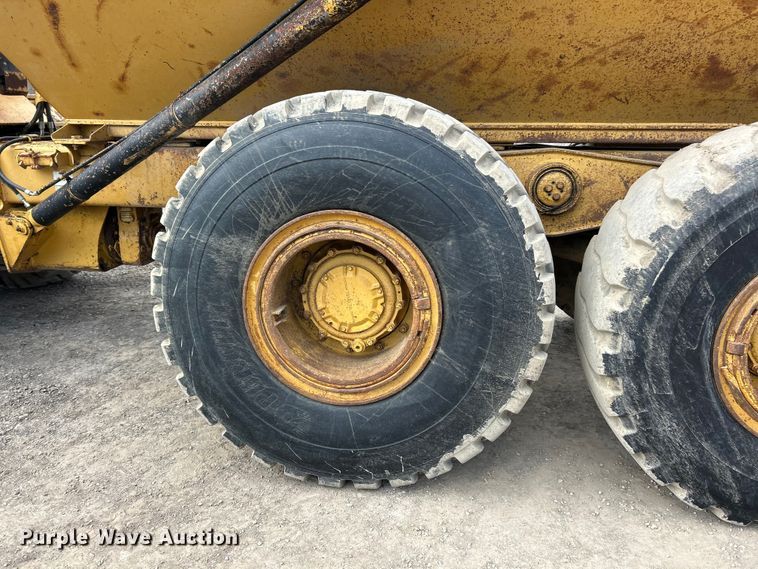 image for item FC5373 1993 Caterpillar D250D articulated haul truck