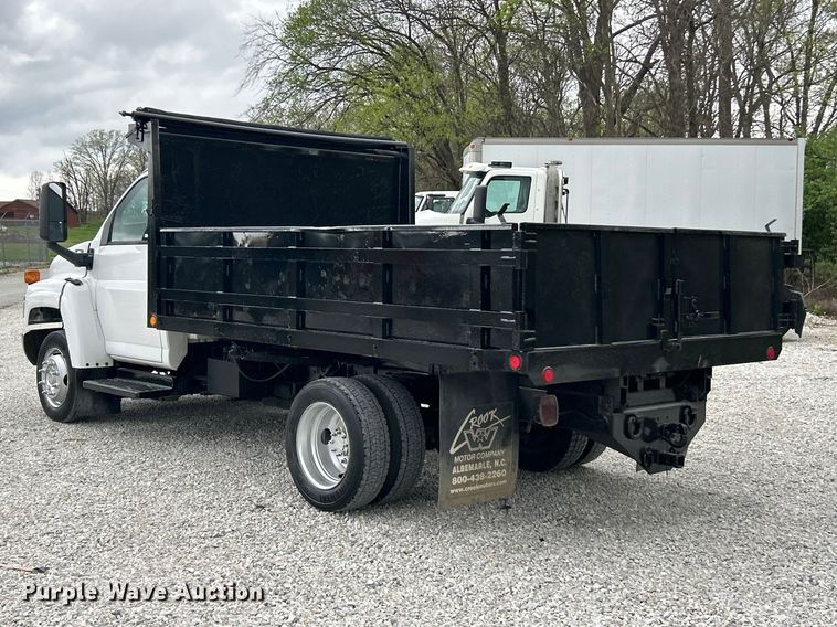 image for item FC5408 2005 Chevrolet C5500 dump truck