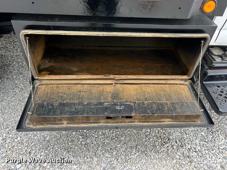 image for item FC5408 2005 Chevrolet C5500 dump truck