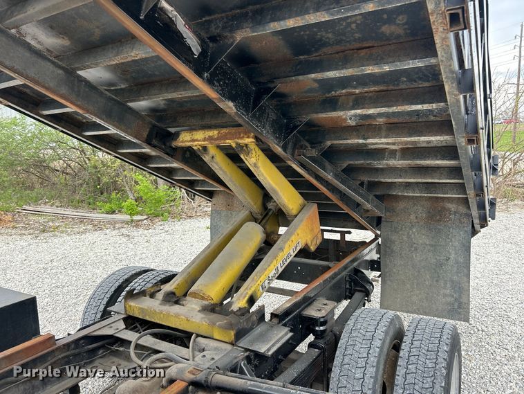 image for item FC5408 2005 Chevrolet C5500 dump truck