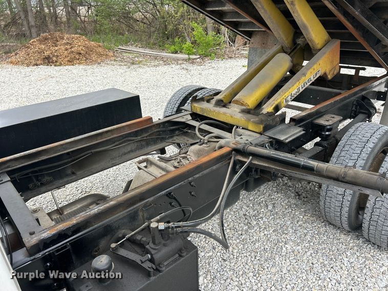 image for item FC5408 2005 Chevrolet C5500 dump truck