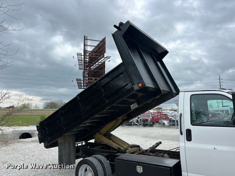 image for item FC5408 2005 Chevrolet C5500 dump truck