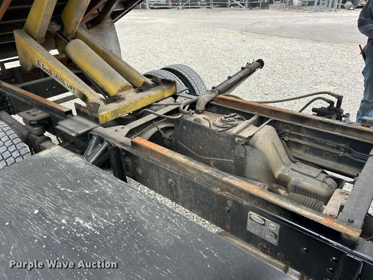 image for item FC5408 2005 Chevrolet C5500 dump truck