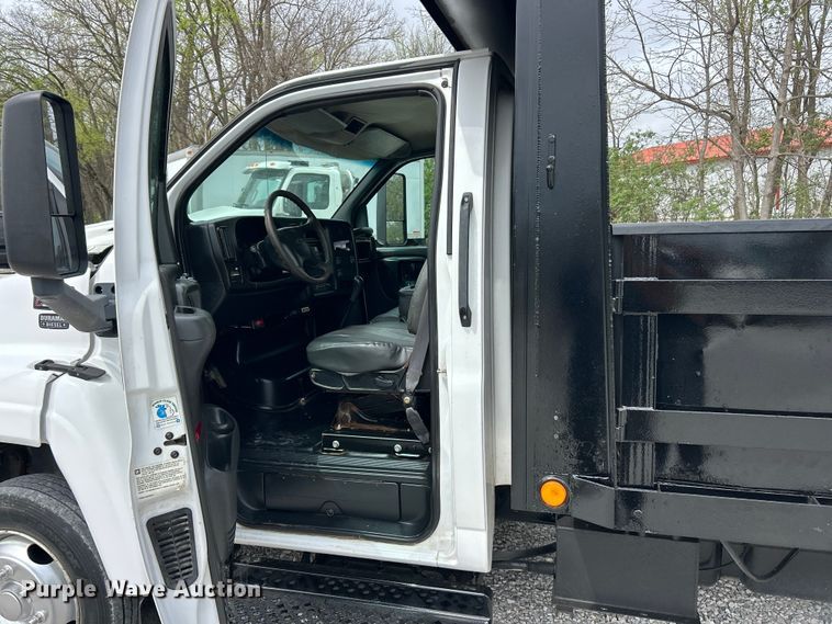 image for item FC5408 2005 Chevrolet C5500 dump truck