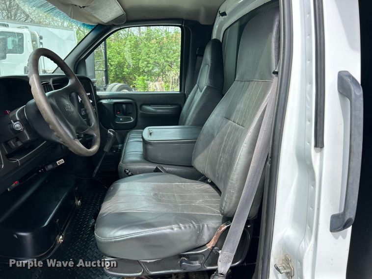 image for item FC5408 2005 Chevrolet C5500 dump truck