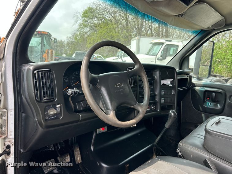 image for item FC5408 2005 Chevrolet C5500 dump truck