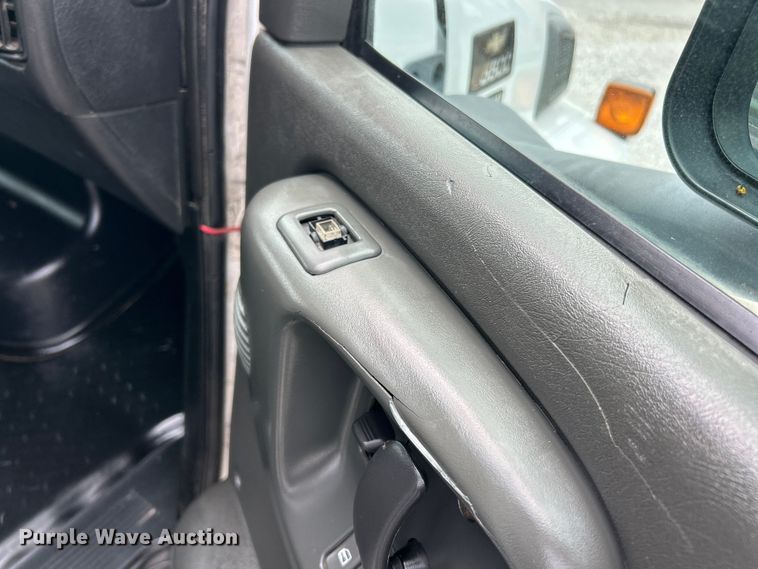 image for item FC5408 2005 Chevrolet C5500 dump truck