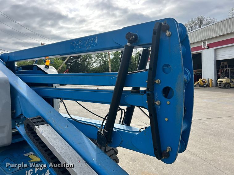 image for item FC5410 2012 Genie Z-45/25 boom lift