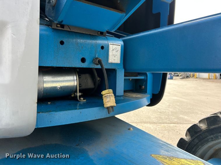 image for item FC5410 2012 Genie Z-45/25 boom lift