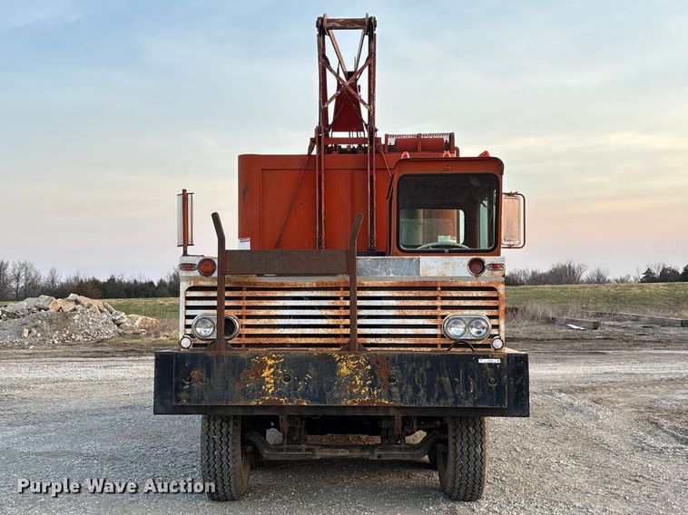 image for item FC5544 1975 FMC 75T-080 convertible