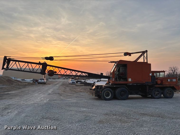 image for item FC5544 1975 FMC 75T-080 convertible