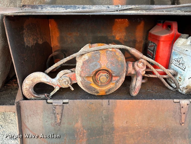 image for item FC5544 1975 FMC 75T-080 convertible