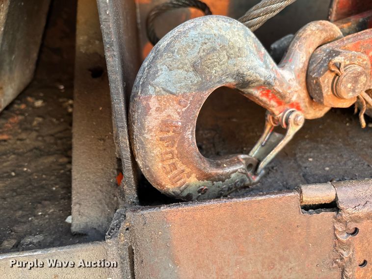 image for item FC5544 1975 FMC 75T-080 convertible