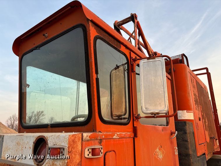 image for item FC5544 1975 FMC 75T-080 convertible