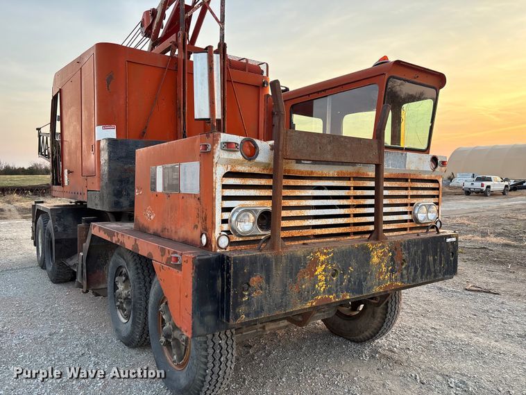 image for item FC5544 1975 FMC 75T-080 convertible