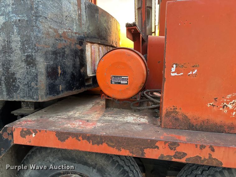 image for item FC5544 1975 FMC 75T-080 convertible