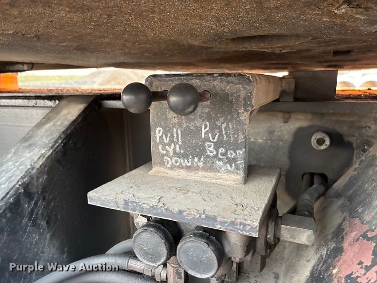 image for item FC5544 1975 FMC 75T-080 convertible