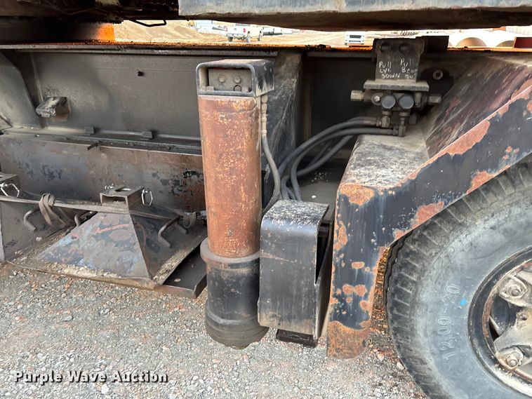 image for item FC5544 1975 FMC 75T-080 convertible