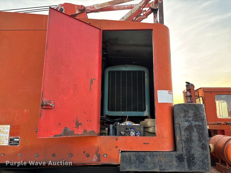 image for item FC5544 1975 FMC 75T-080 convertible