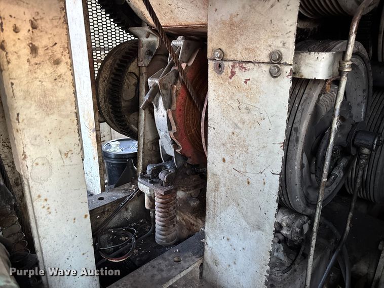 image for item FC5544 1975 FMC 75T-080 convertible