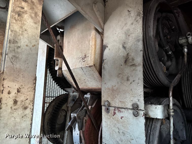 image for item FC5544 1975 FMC 75T-080 convertible