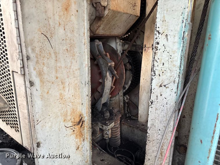 image for item FC5544 1975 FMC 75T-080 convertible