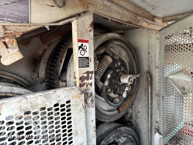 image for item FC5544 1975 FMC 75T-080 convertible