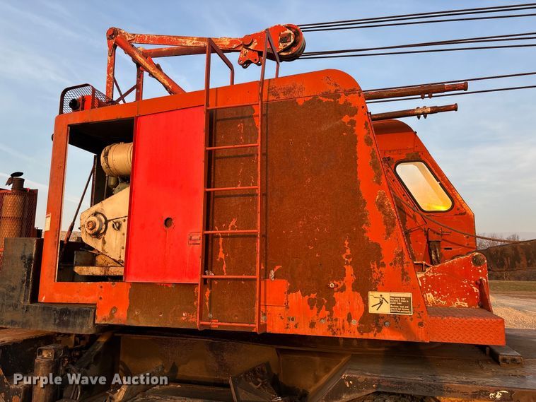 image for item FC5544 1975 FMC 75T-080 convertible