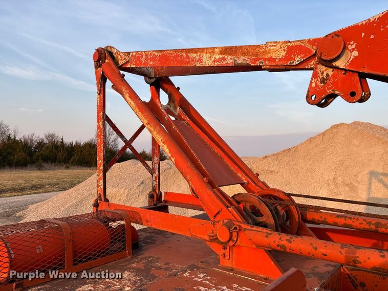 image for item FC5544 1975 FMC 75T-080 convertible