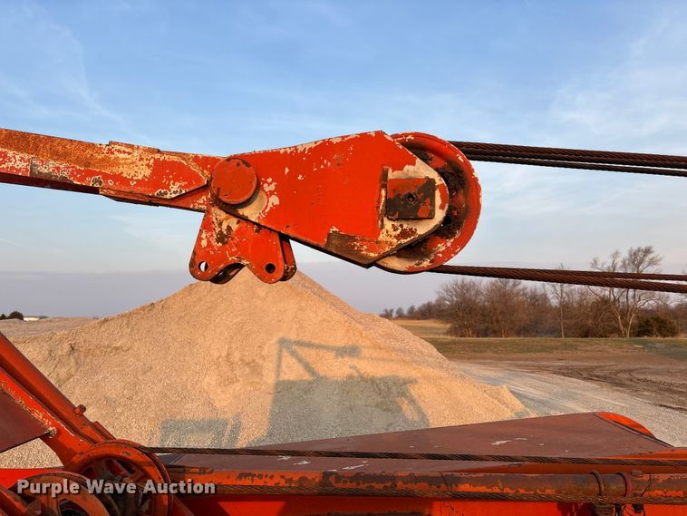 image for item FC5544 1975 FMC 75T-080 convertible