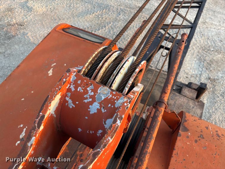 image for item FC5544 1975 FMC 75T-080 convertible