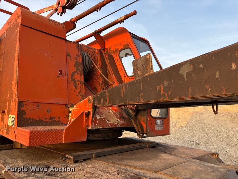 image for item FC5544 1975 FMC 75T-080 convertible