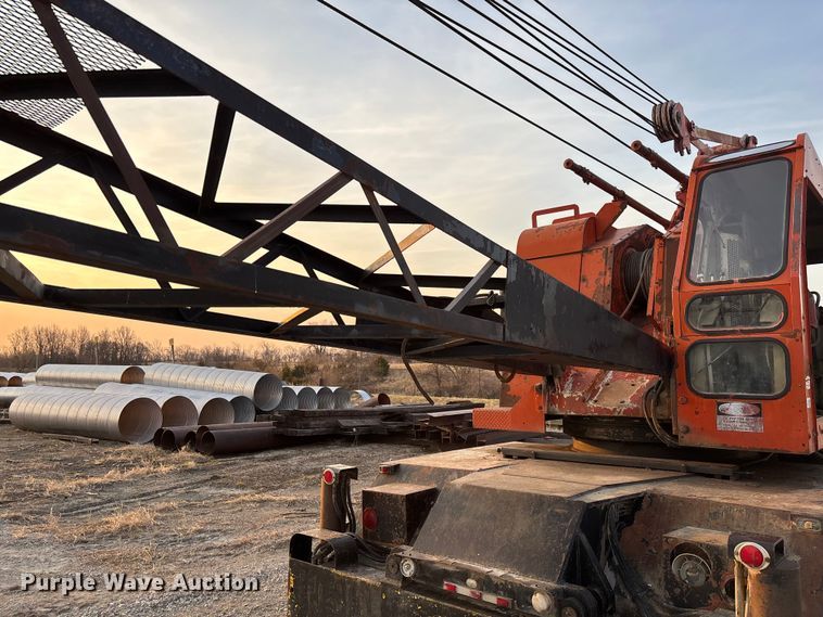 image for item FC5544 1975 FMC 75T-080 convertible